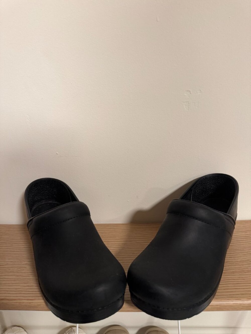 Dansko Professional Black Leather Clogs Size 41 (US 10–10.5) – Excellent Conditi